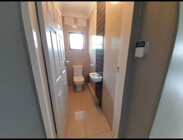 3 BEDROOM HOUSE RENTED IN ATHLONE PARK